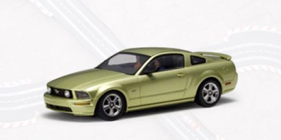 Auto Art 1/32 Ford Mustang GT 2005  mit Licht
