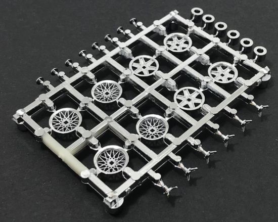 MRRC, Felgeneinsätze chrom (2 x 4 Stk.) + Zubehör